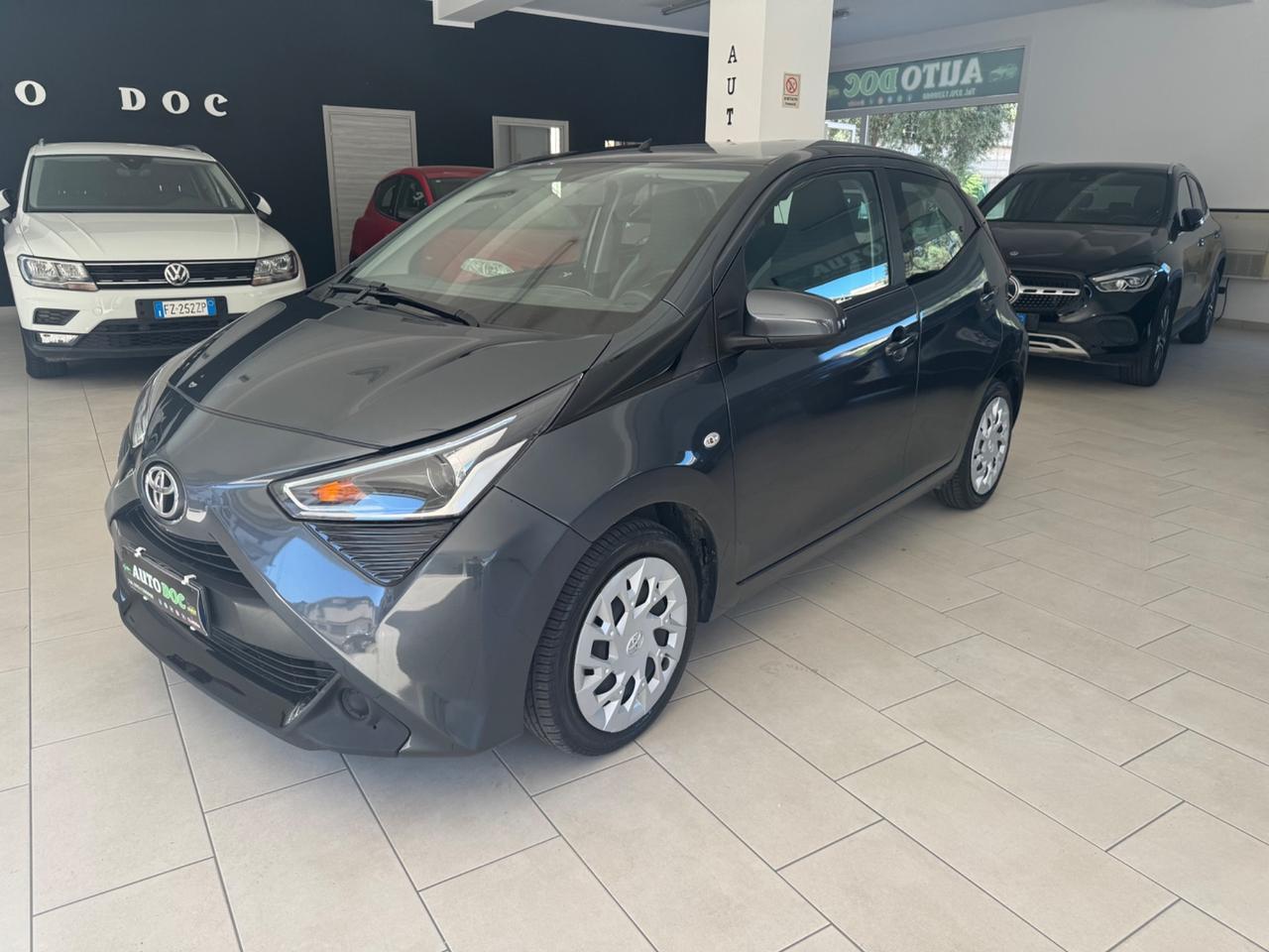Toyota Aygo 1.0 VVT-i 69 CV 5 porte x-business MMT