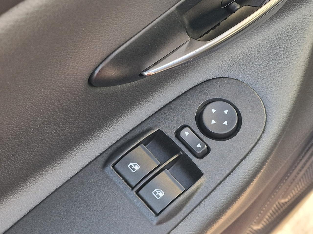 Lancia Ypsilon 1.2 benzina 70cv 5POSTI