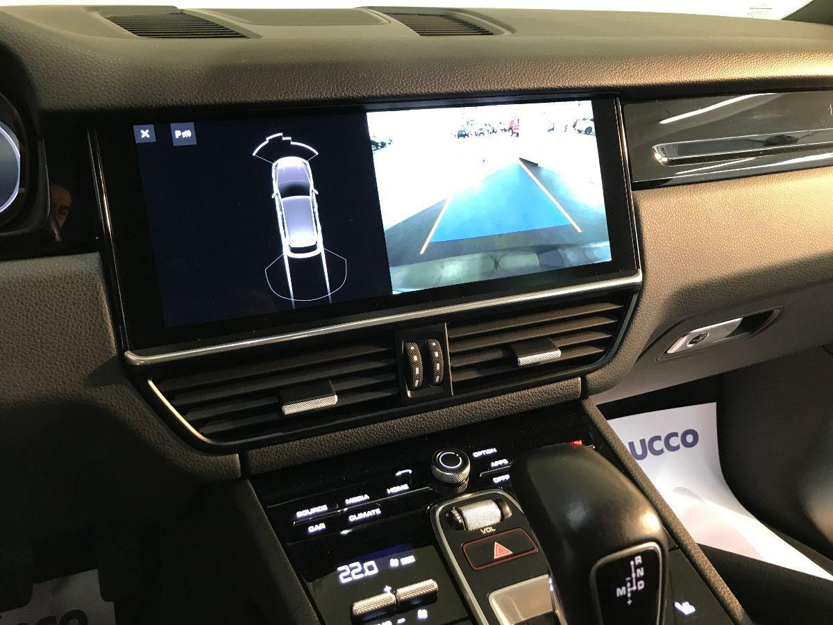 PORSCHE Cayenne 3.0 V6