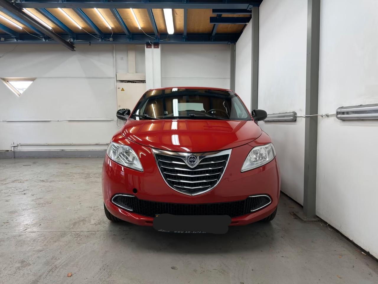 Lancia Ypsilon 1.2 69 CV 5 porte Platinum Ok neo patentati