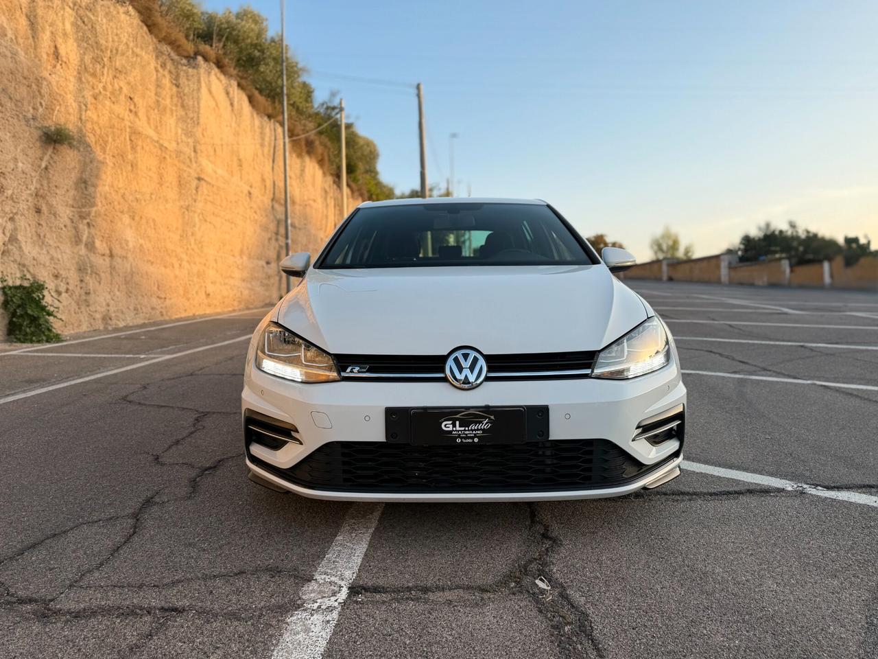 Volkswagen Golf 7.5 R-LINE/2.0 TDI 150 CV/CAR PLAY/17"