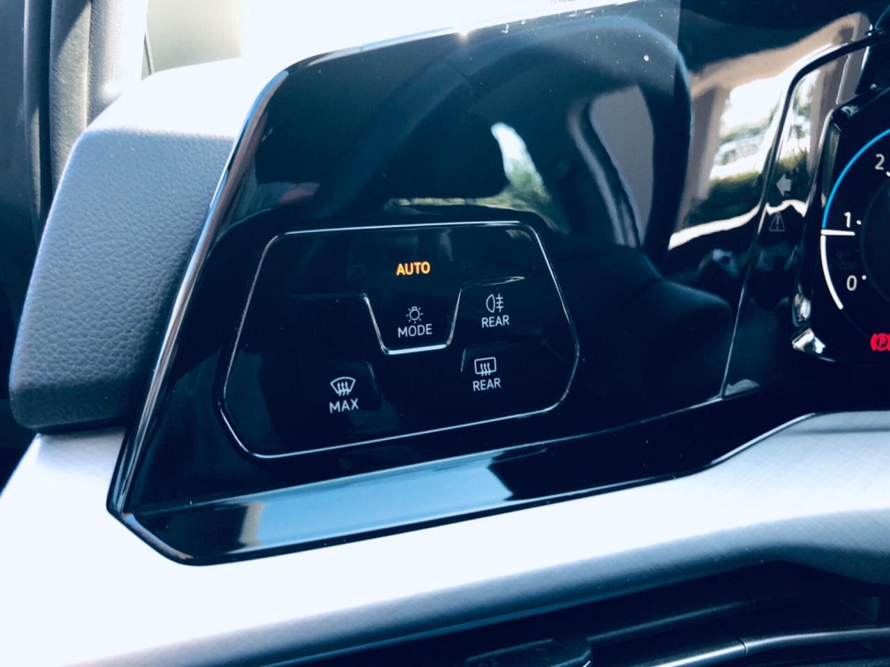 Volkswagen Golf 2.0 TDI SCR Style