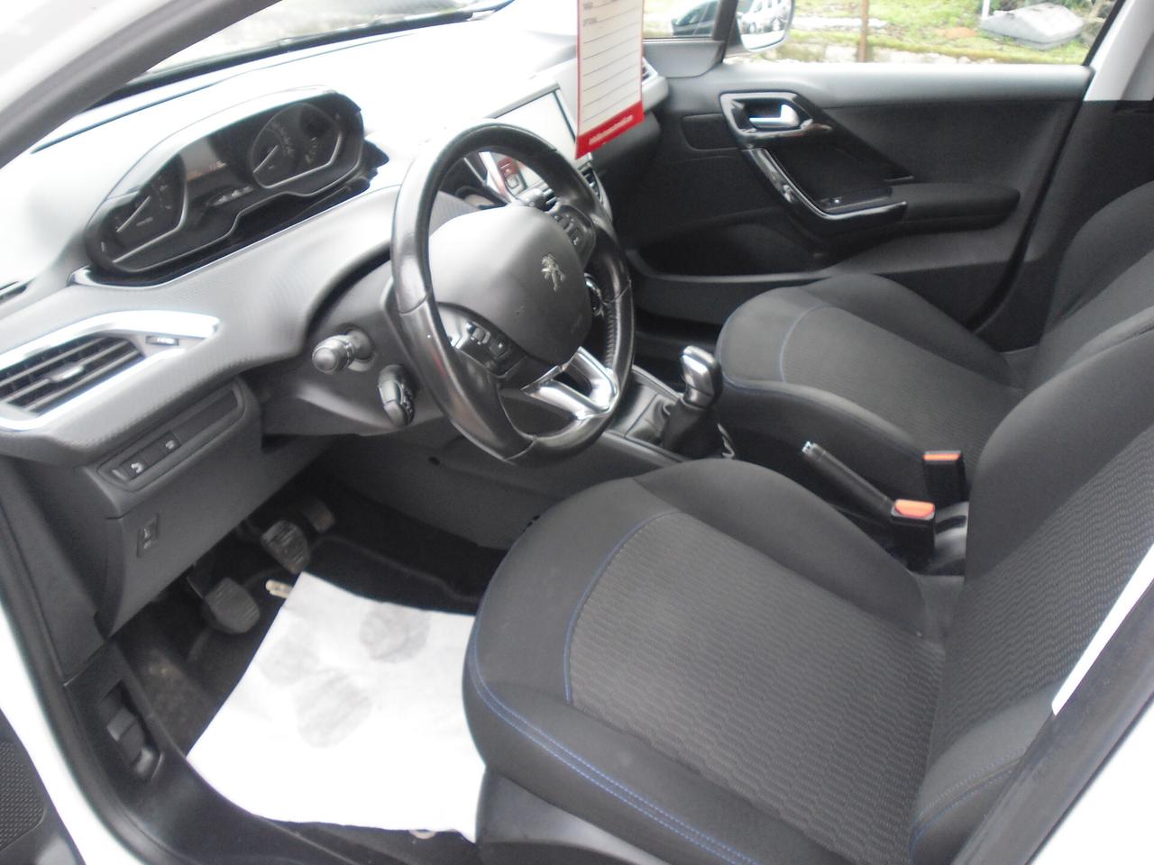 Peugeot 208 PureTech 82 5 porte Style neopatentati