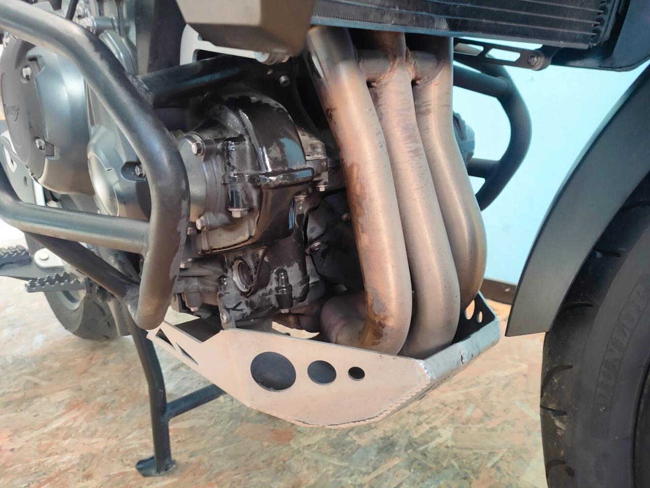 Triumph Tiger Explorer XC con tris bauletti GIVI