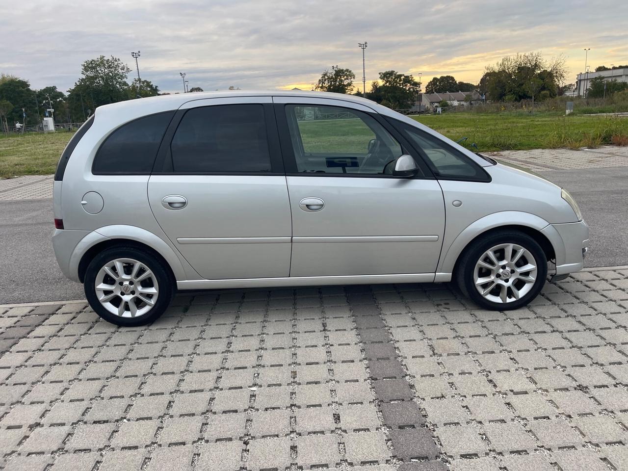 Opel Meriva 1.6 16V Cosmo GPL