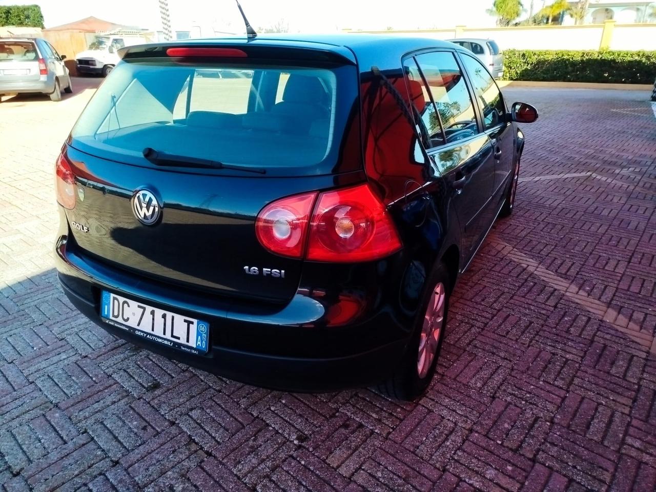 Volkswagen Golf 1.6 16V FSI 5p. Sportline