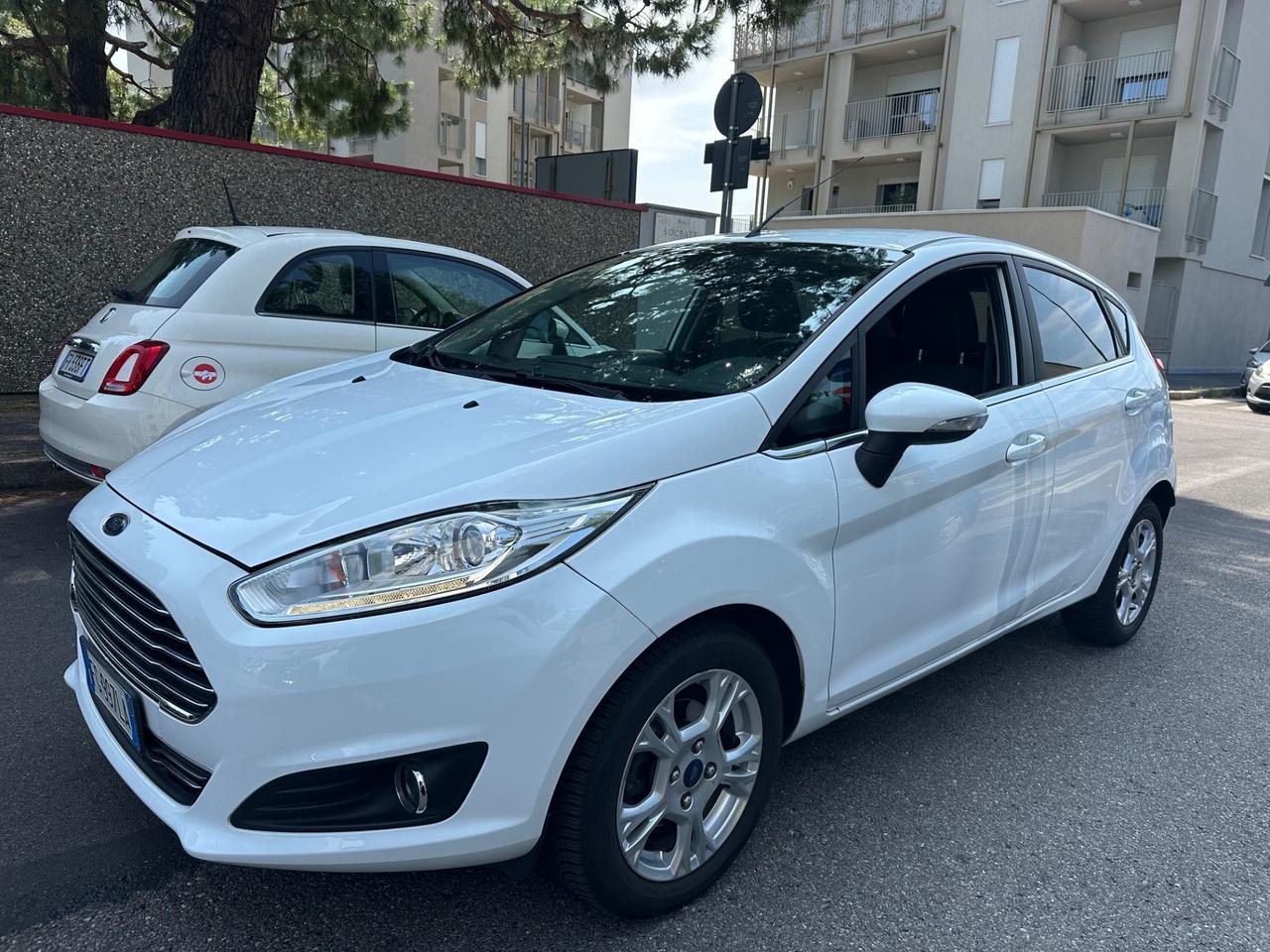 Ford Fiesta 1.4 5 porte GPL - euro 6 - ok neopatentati.