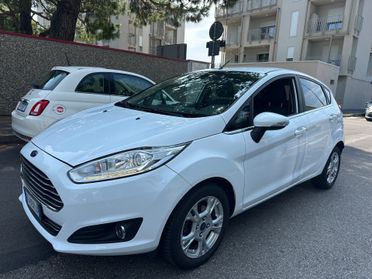 Ford Fiesta 1.4 5 porte GPL - euro 6 - ok neopatentati.