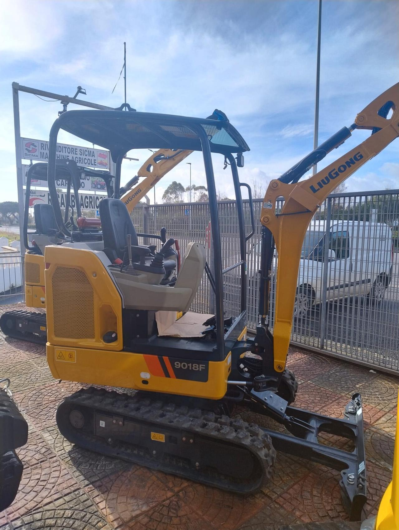 Escavatore Nuovo LiuGong 9018F (18 Quintali)