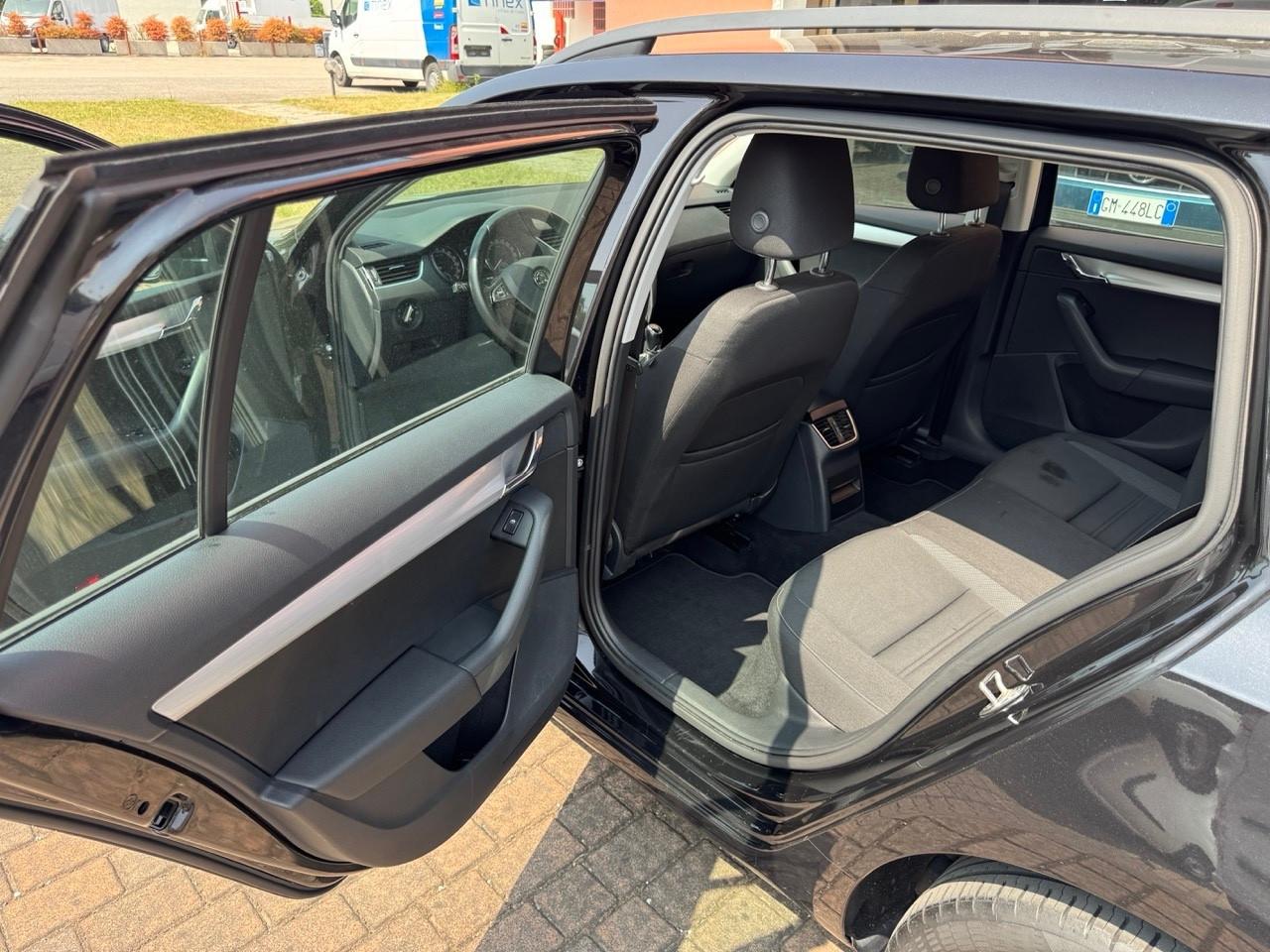 Skoda Octavia 1.6 TDI 116CV DSG – Executive – IVA esposta
