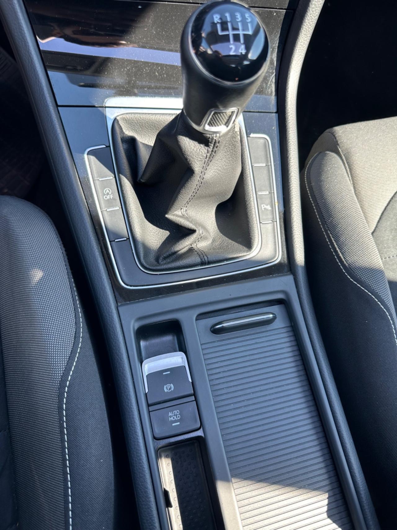 Volkswagen Golf 1.6 TDI Highline CON TETTUCCIO
