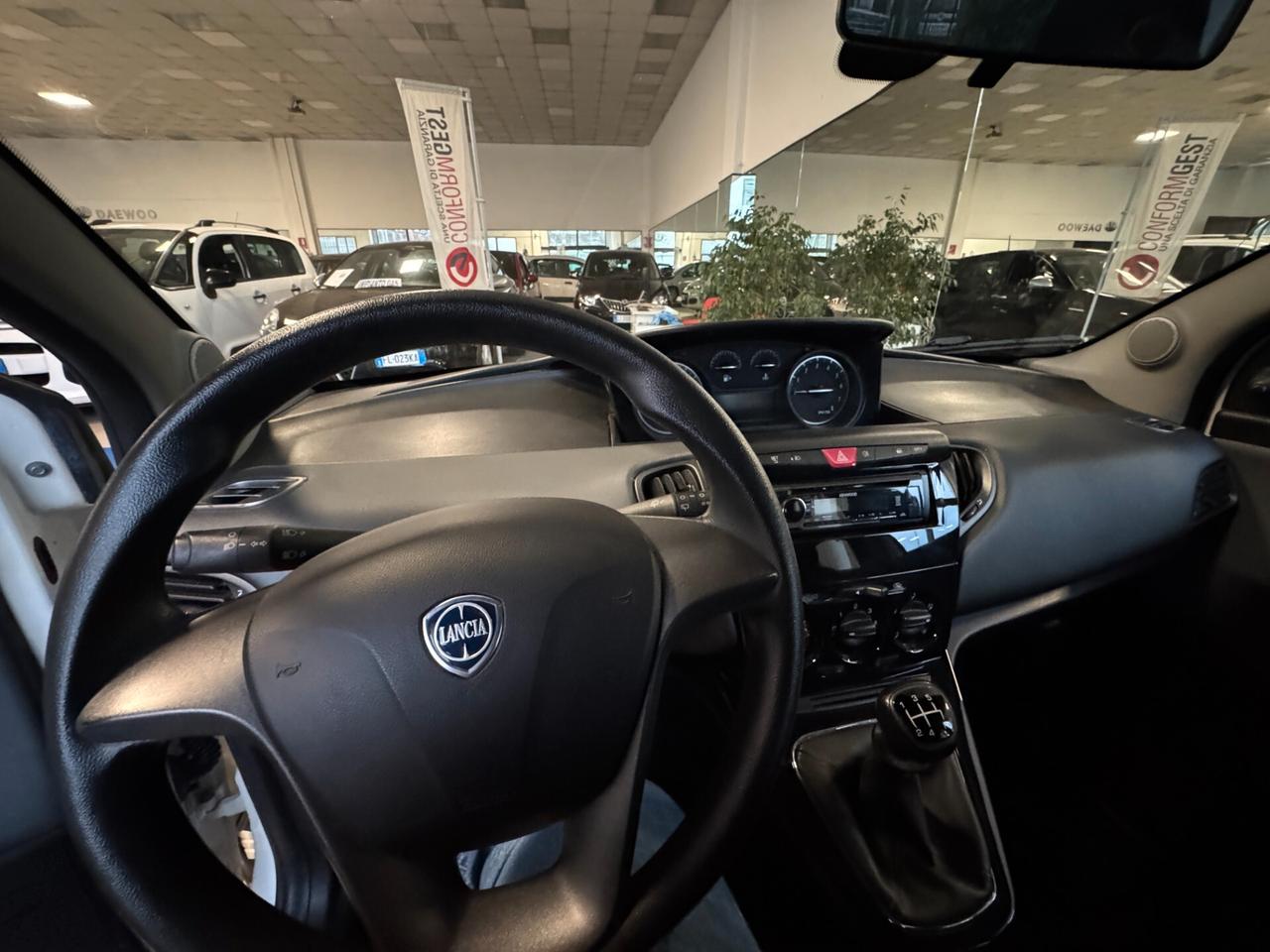 Lancia Ypsilon 1.2 Fire 69 CV 5 porte Silver