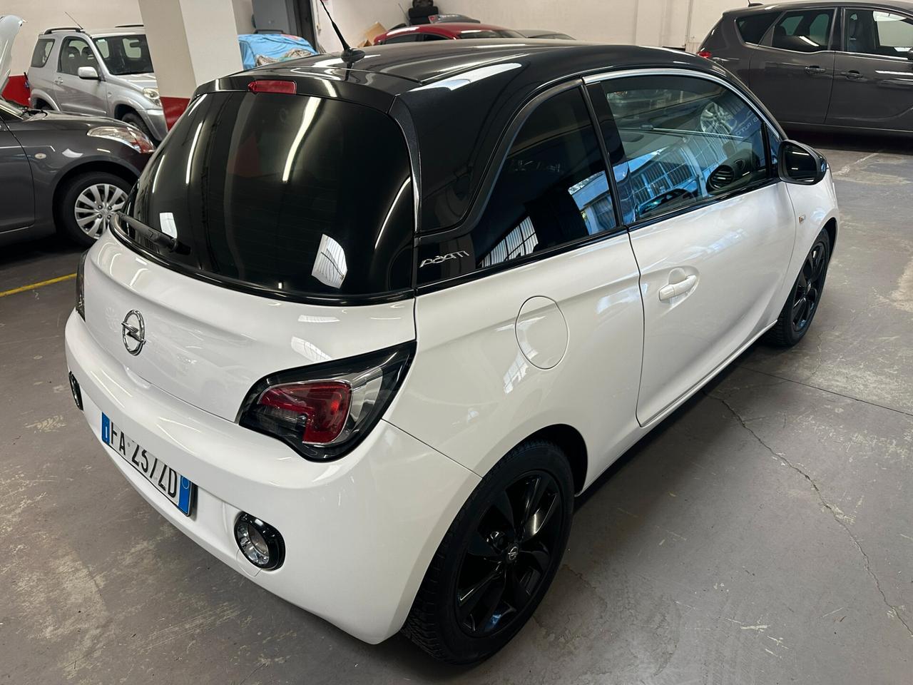 Opel Adam 1.2 70 CV Jam