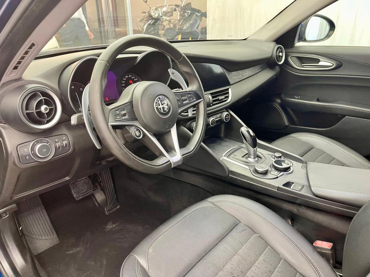 Alfa Romeo Giulia SUPER - AUTOMATICA CAMBIO F1 MISTO PELLE PRONTA CONSEGNA