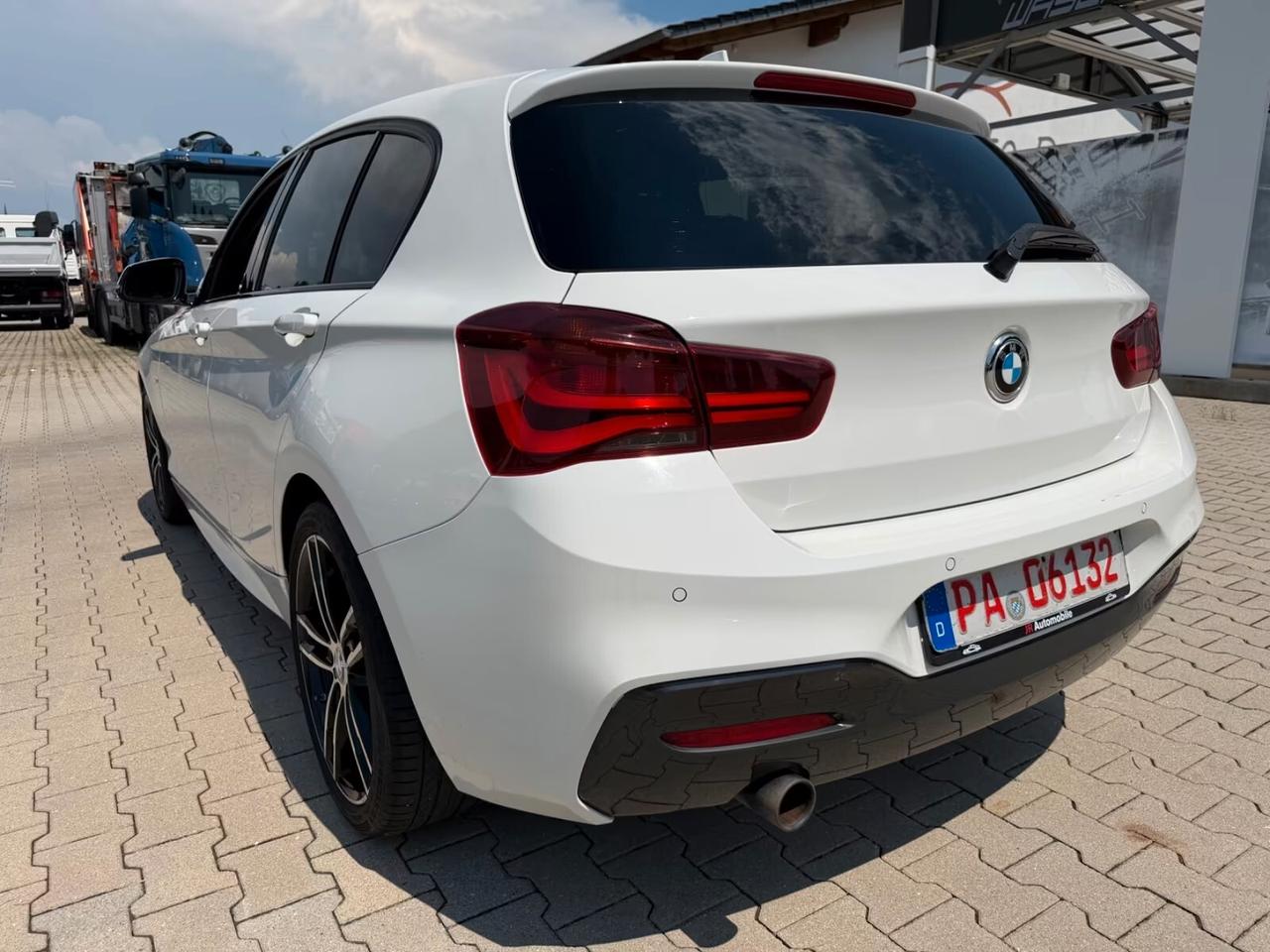 Bmw 118 i 5 porte. Edizione M Sport Shadow