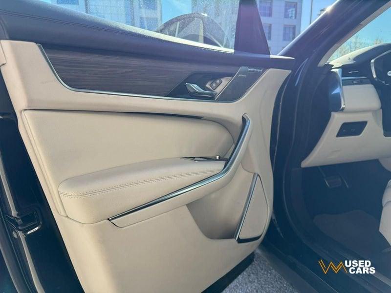 Jaguar F-Pace F-Pace D 200 MHEV R-Dynamic SE aut