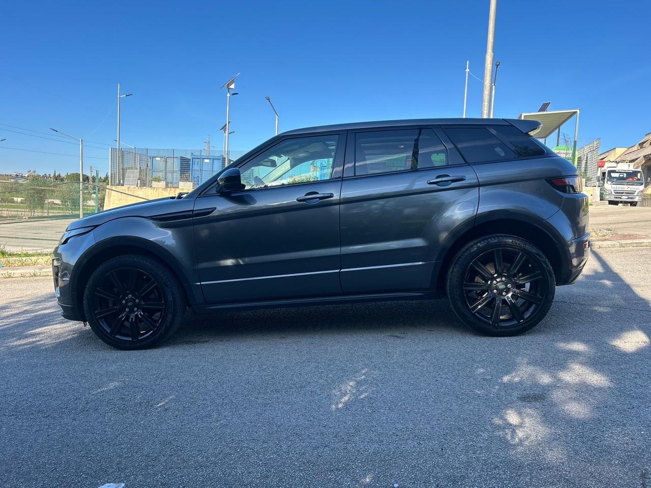 Land Rover Range Evoque 2.0 TD4 180 CV 5p. SE Dynamic