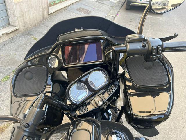 HARLEY-DAVIDSON CVO Road Glide ST