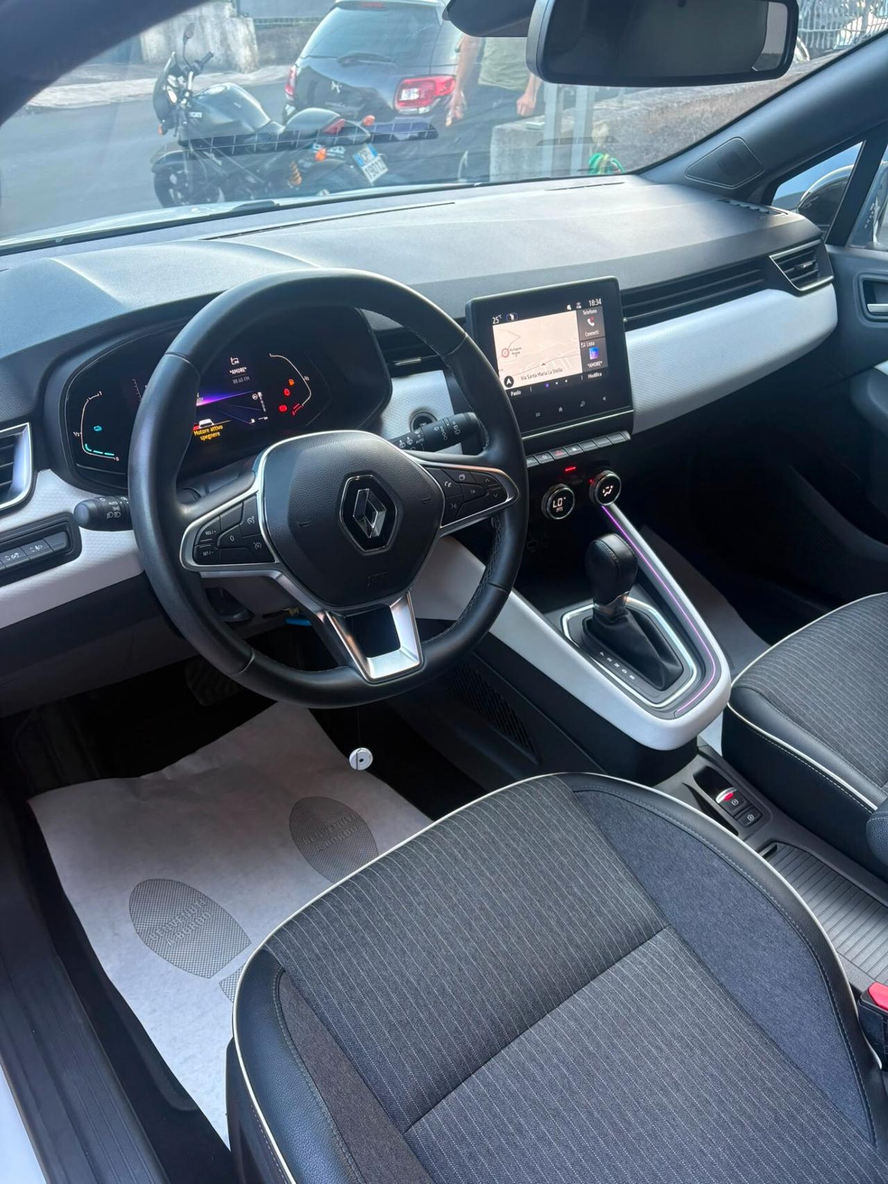 Renault Clio 1.6 E-Tech full hybrid Techno 145cv auto
