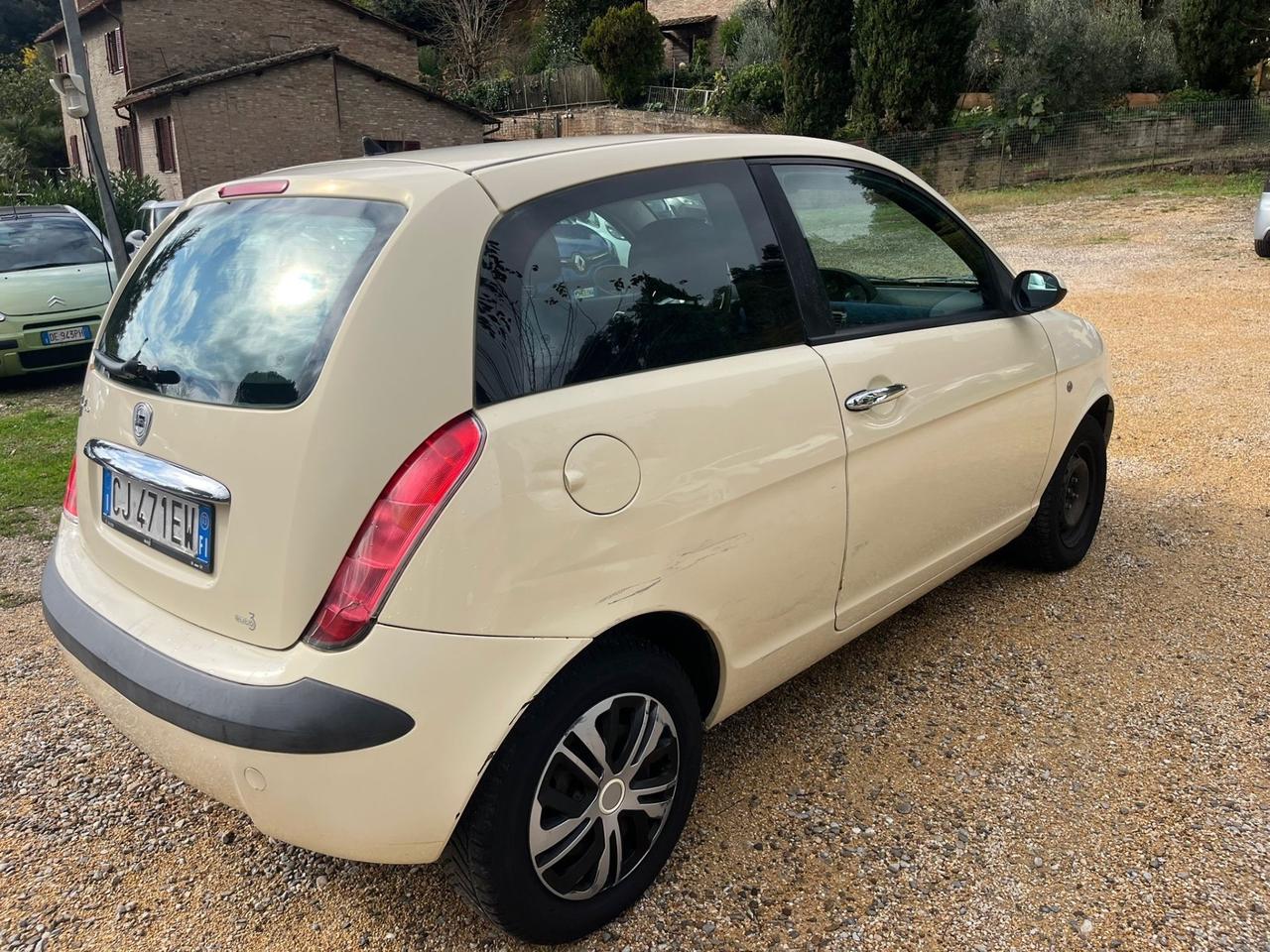 Lancia Y 1.2i cat LS