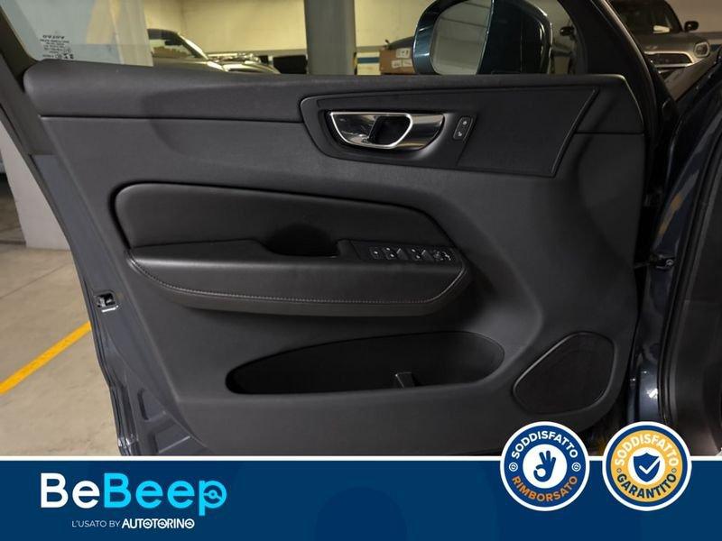 Volvo XC60 2.0 B4 MOMENTUM PRO AWD AUTO