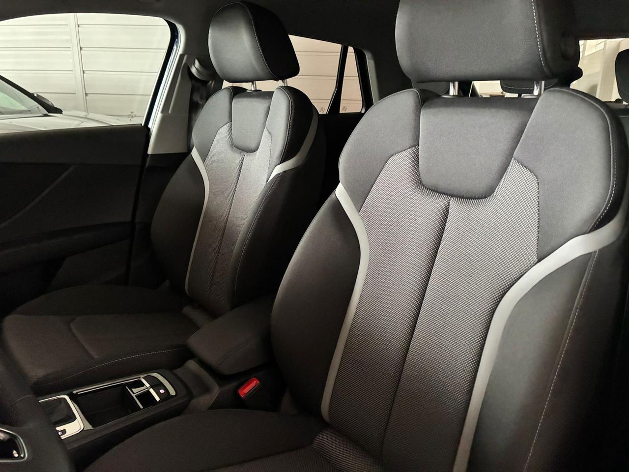 Audi Q2 35 2.0 tdi business s-tronic