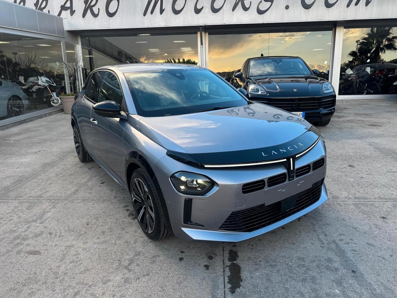 Lancia Ypsilon Hybrid DCT km0 pronta consegna