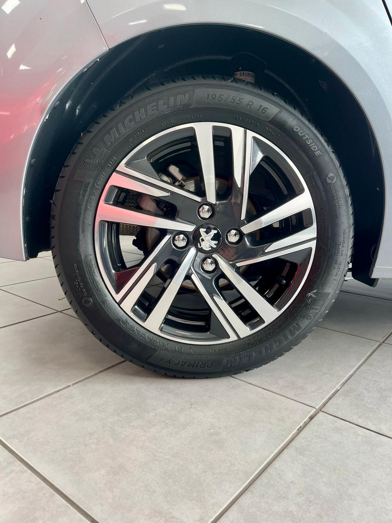 Peugeot 208 PureTech 100 Stop&Start EAT8 5 porte Allure