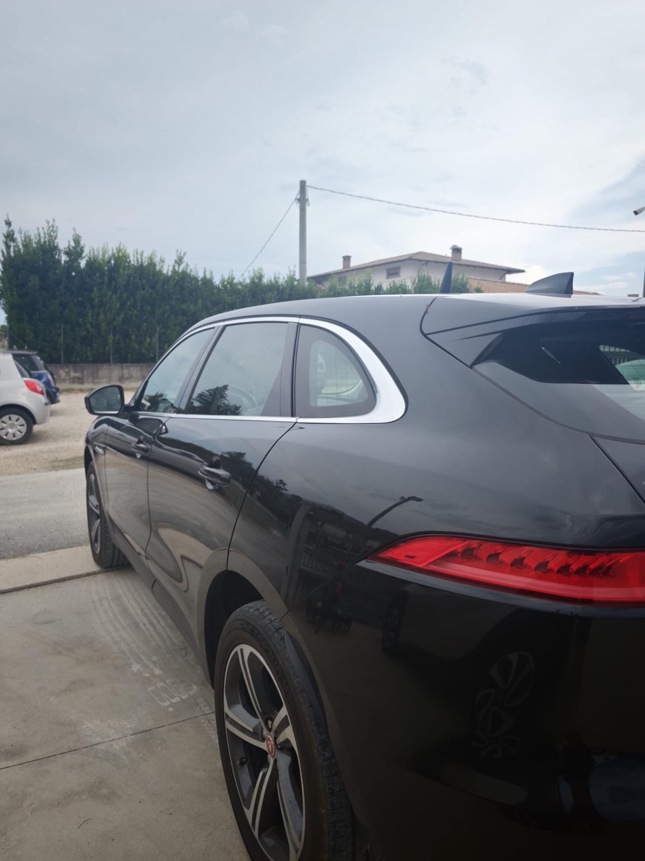 Jaguar F-Pace 2.0 D 180 CV Portfolio accetto permuta e finanziamento