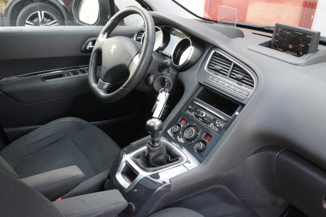 PEUGEOT 5008 1.6 HDi 115CV Business 7 POSTI