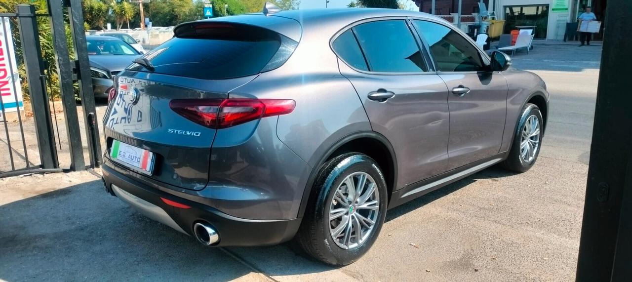 Alfa Romeo Stelvio 2.2 Turbodiesel 210 CV AT8 Q4 Business