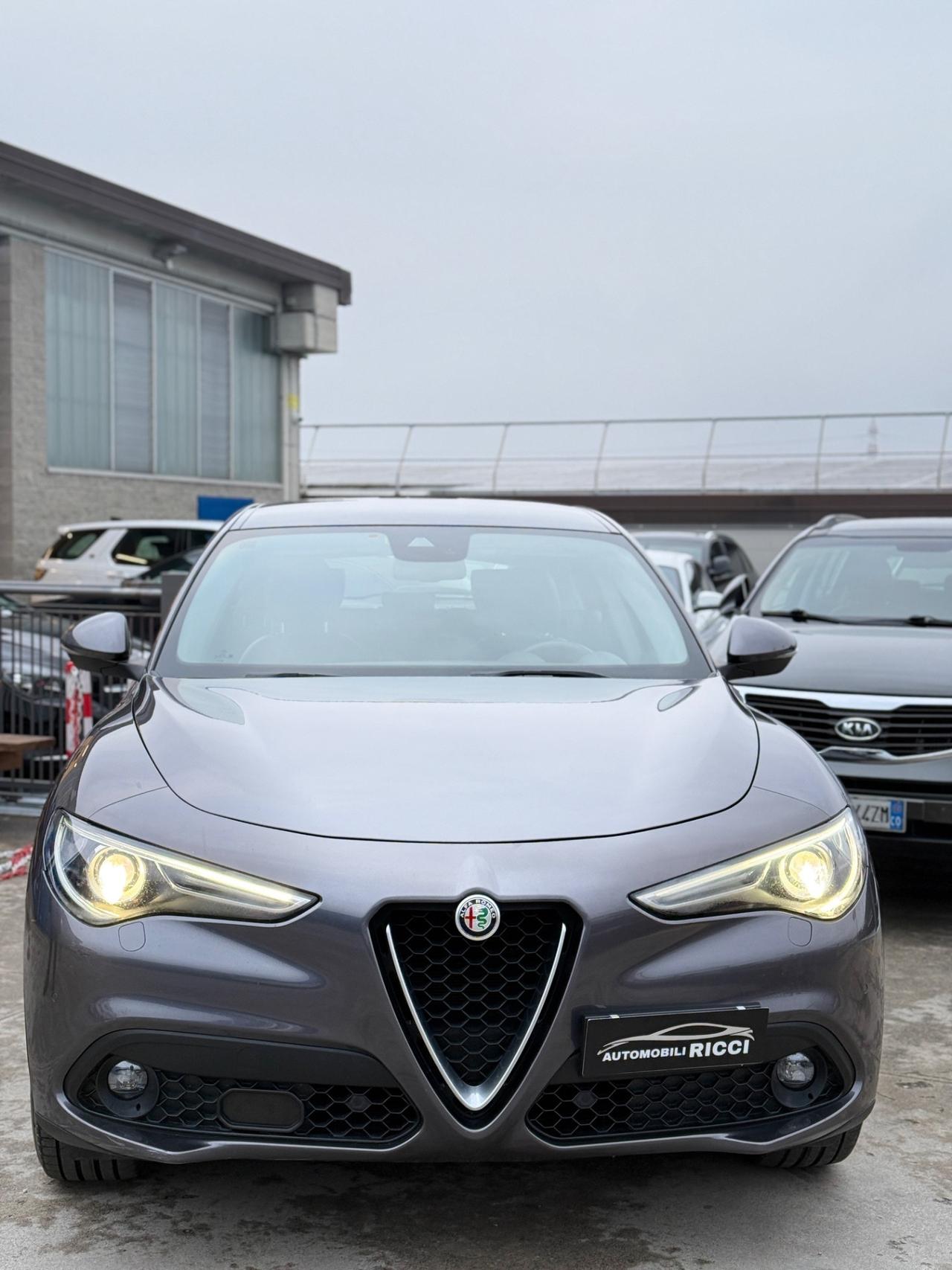 Alfa Romeo Stelvio 2.2 Turbodiesel 180 CV AT8 RWD Executive