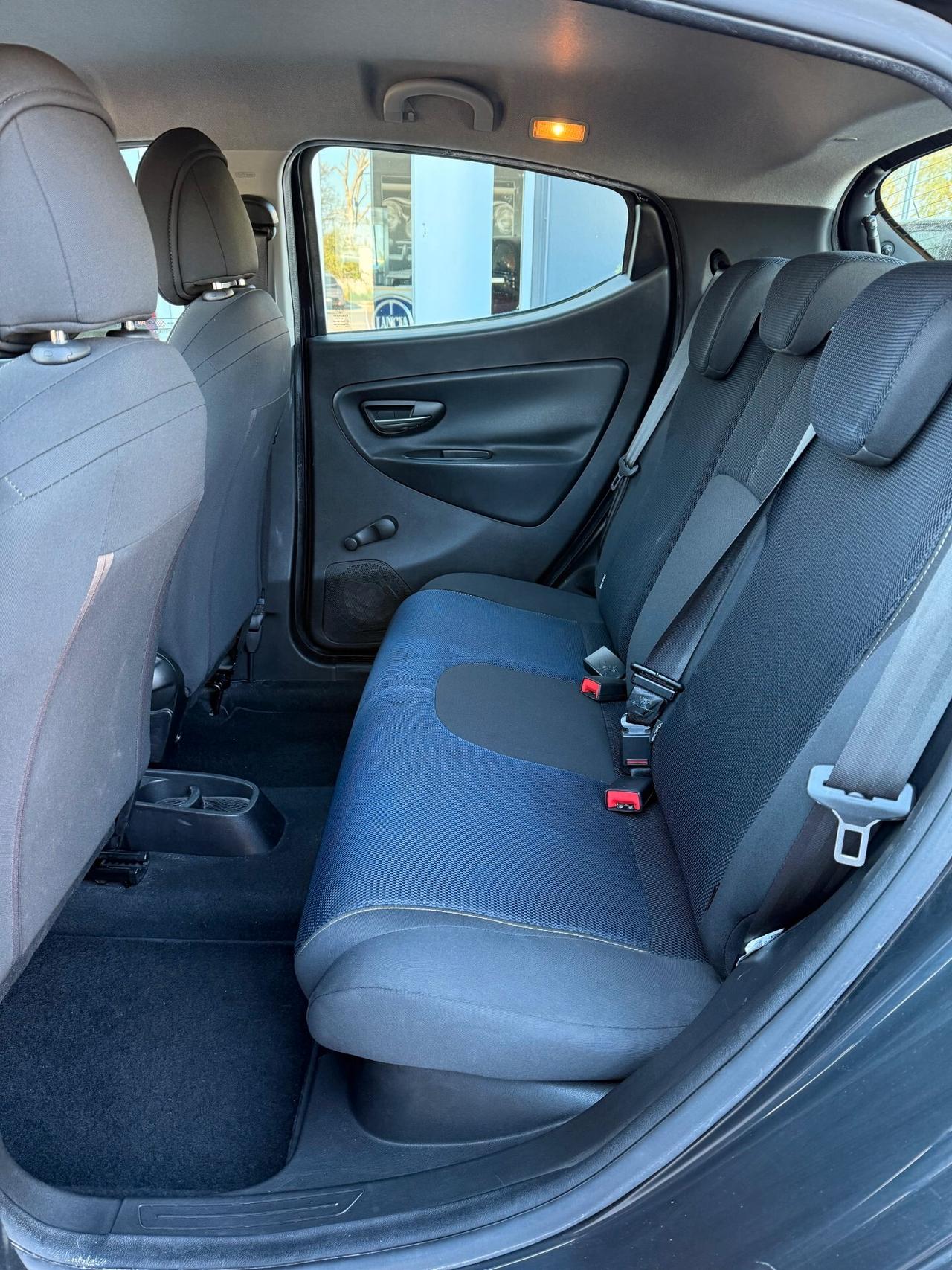 Lancia Ypsilon 1.2 69 CV 5 porte GPL Ecochic S Momodesign