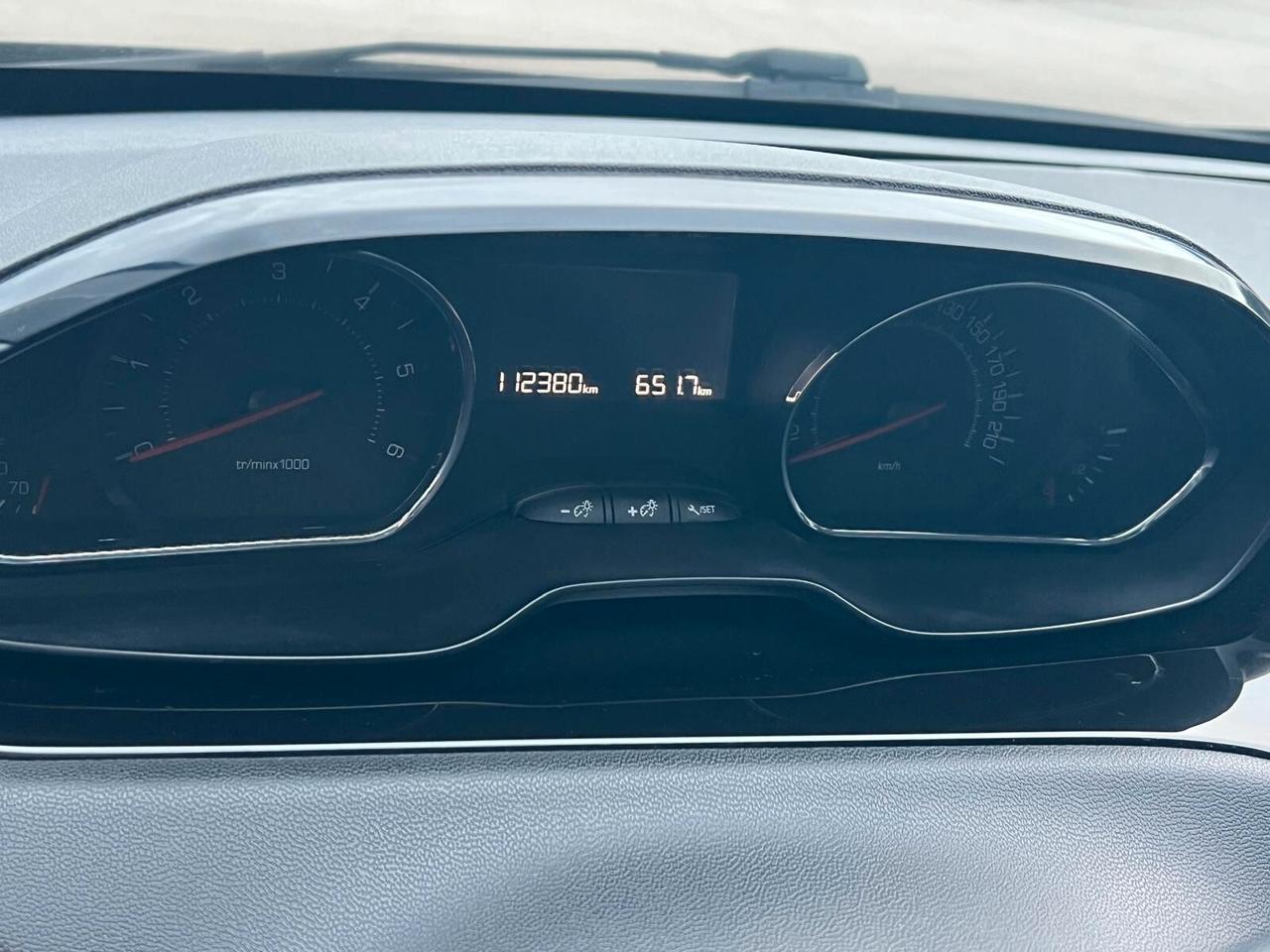 Peugeot 208 1.4 HDi 68 CV 5 porte Access NEOPATENTATI