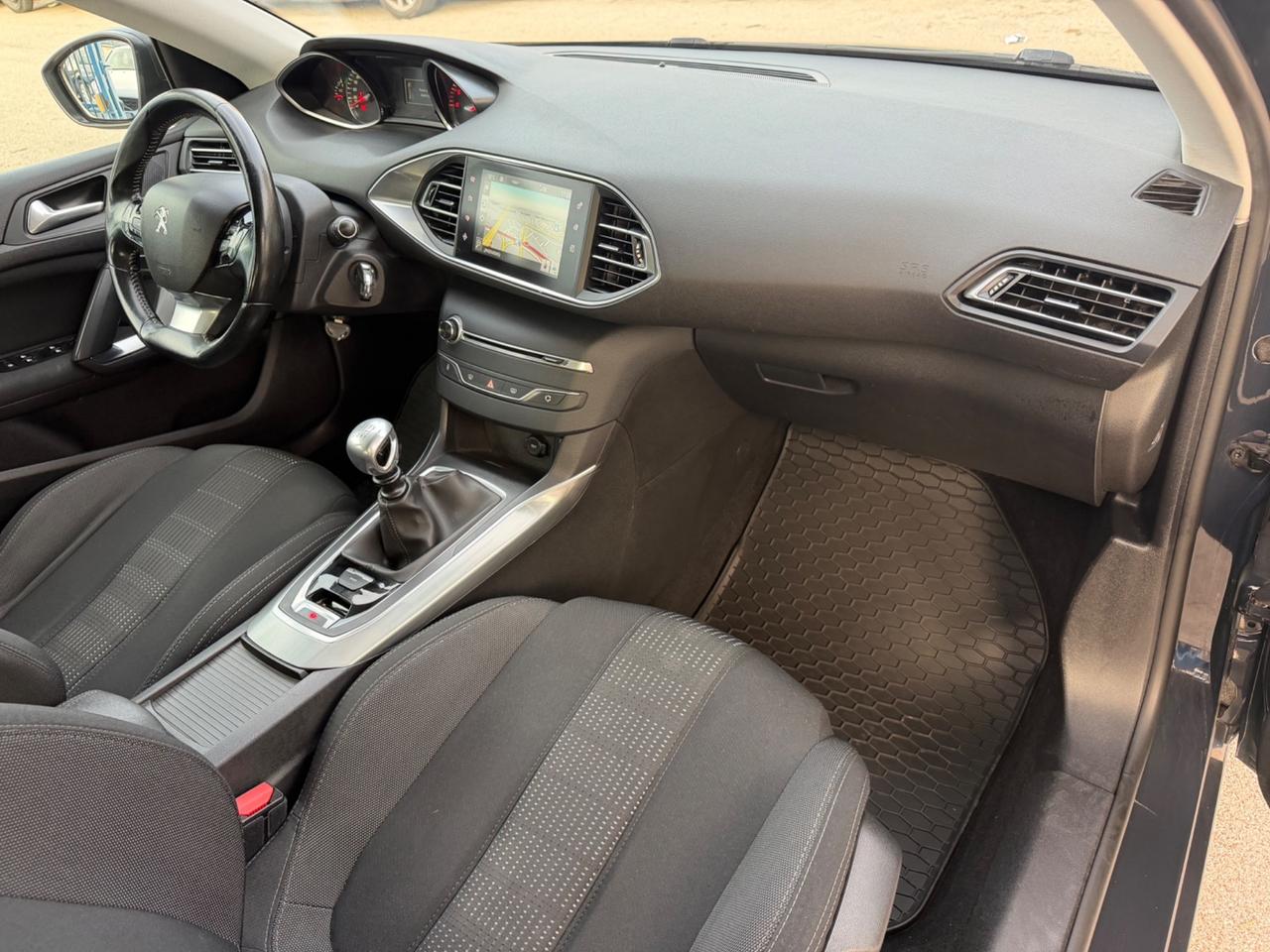 Peugeot 308 1.6 hdi 120 cv Allure 2016 Navig