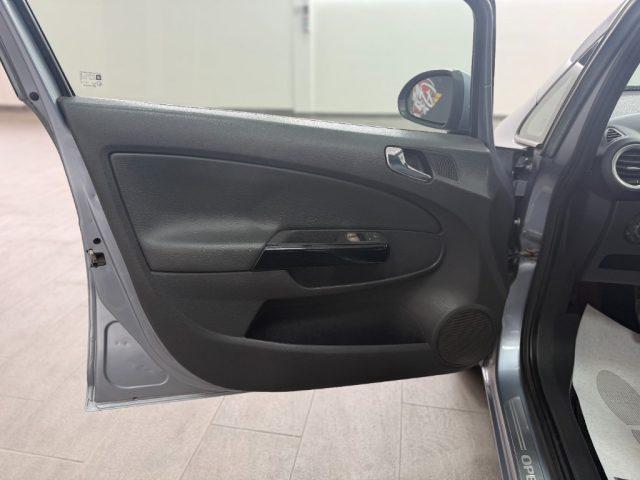 OPEL Corsa 1.2 5 porte Cosmo