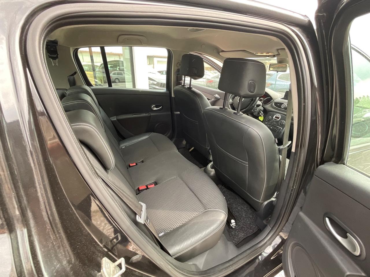 Renault Clio 1.2 16V SporTour Luxe