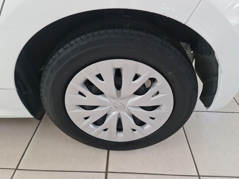 Toyota Yaris Yaris 1.0 5 porte Active