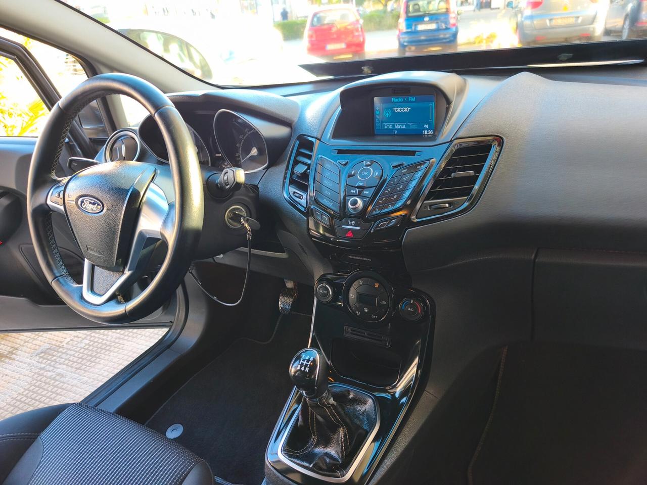 Ford Fiesta 1.5 TDCi 75CV 5 porte Titanium