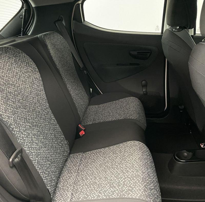 Lancia Ypsilon 1.0 FireFly 5 porte S&S Hybrid Silver