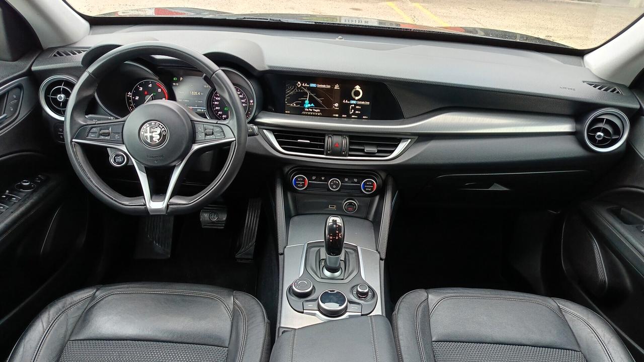 Alfa Romeo Stelvio 2.2 Turbodiesel 180 CV AT8 RWD Super
