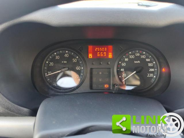RENAULT Clio Storia 1.2 5 porte Confort