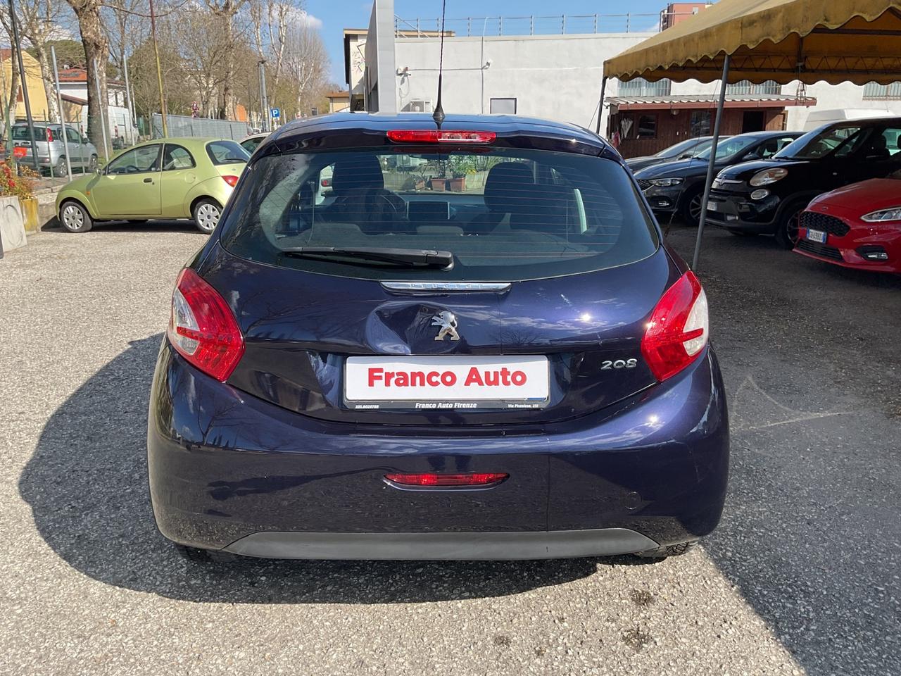 Peugeot 208 1.4 HDi 68 CV 5 porte Allure OK NEOPATENTATI