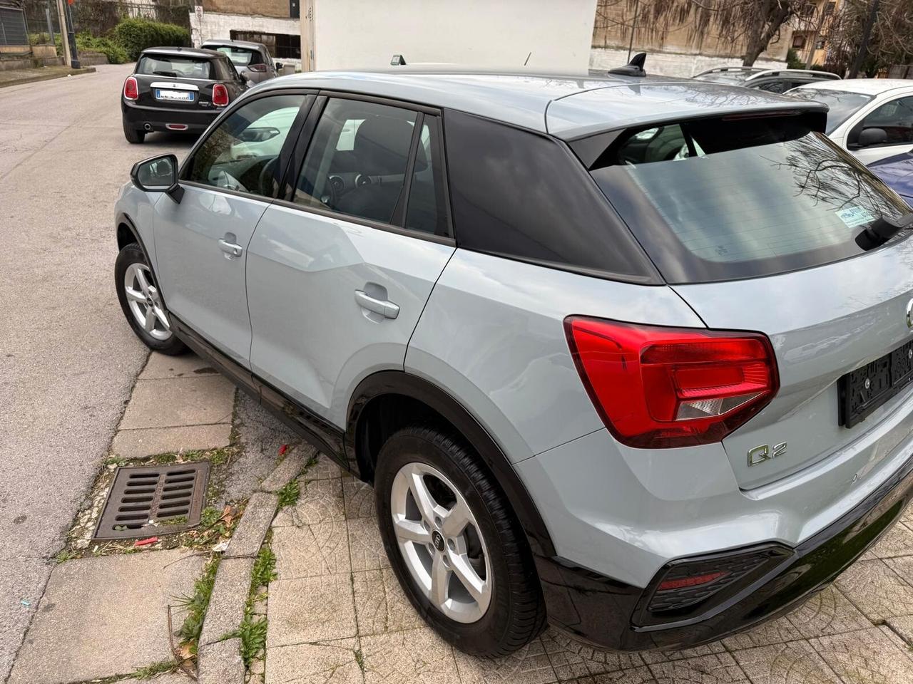 Audi Q2 30 TDI cockpit pelle led