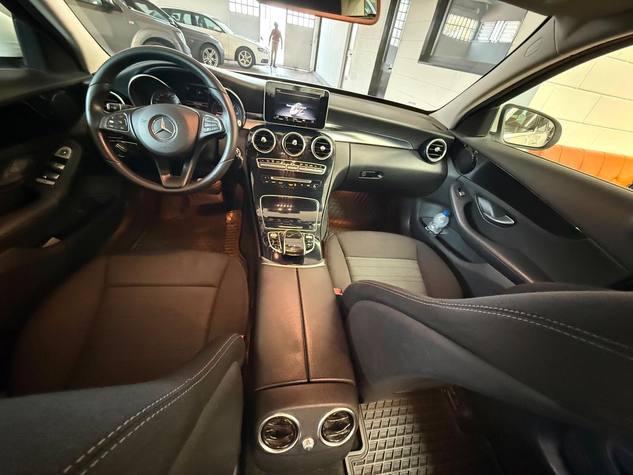 Mercedes-benz C 220 Premium