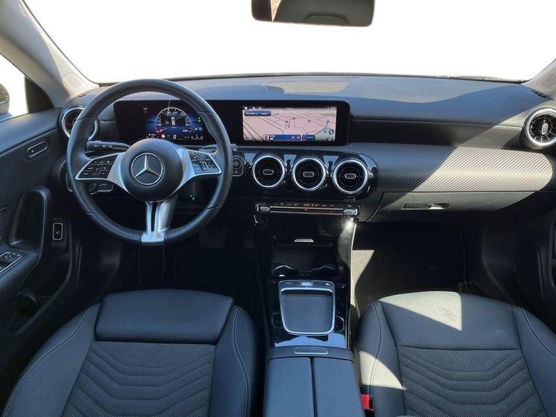 Mercedes-Benz CLA Shooting Brake 180 d Advanced auto