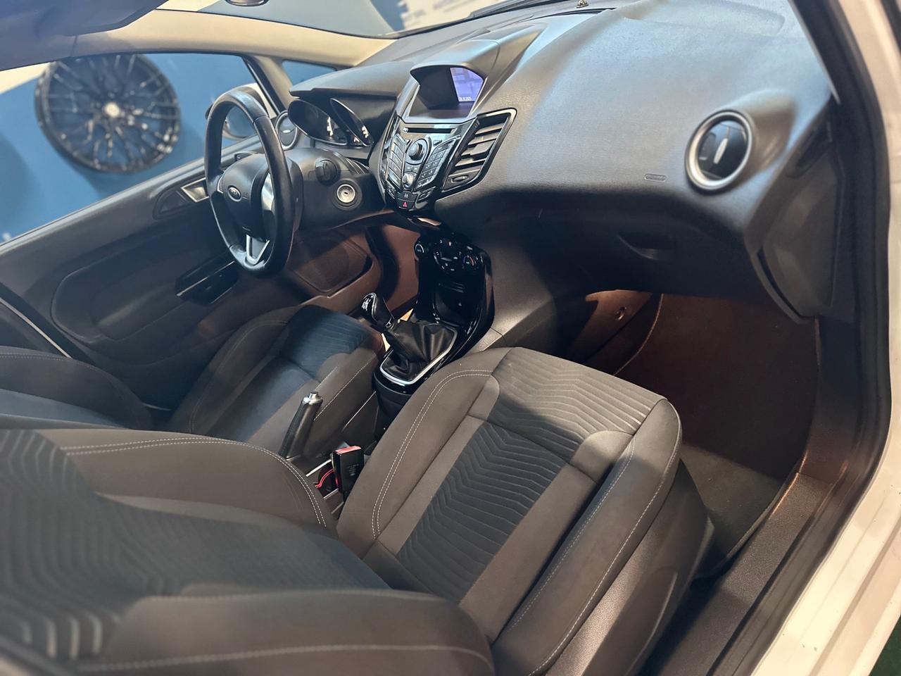 Ford Fiesta 1.5 TDCi 75CV 5 porte Titanium/2015/ok neopatentati