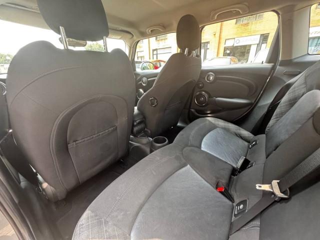 Mini Mini IV F55-F56 2014 1.5 Cooper D Hype Seven 5p