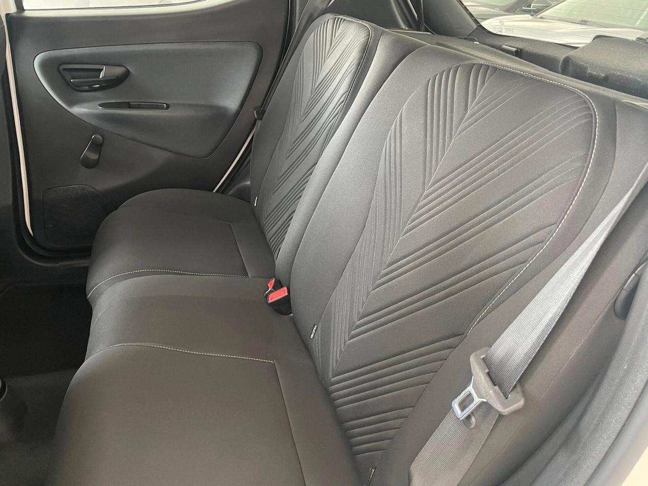 Lancia Ypsilon 1.0 FireFly 5 porte S&S Hybrid Ecochic Gold