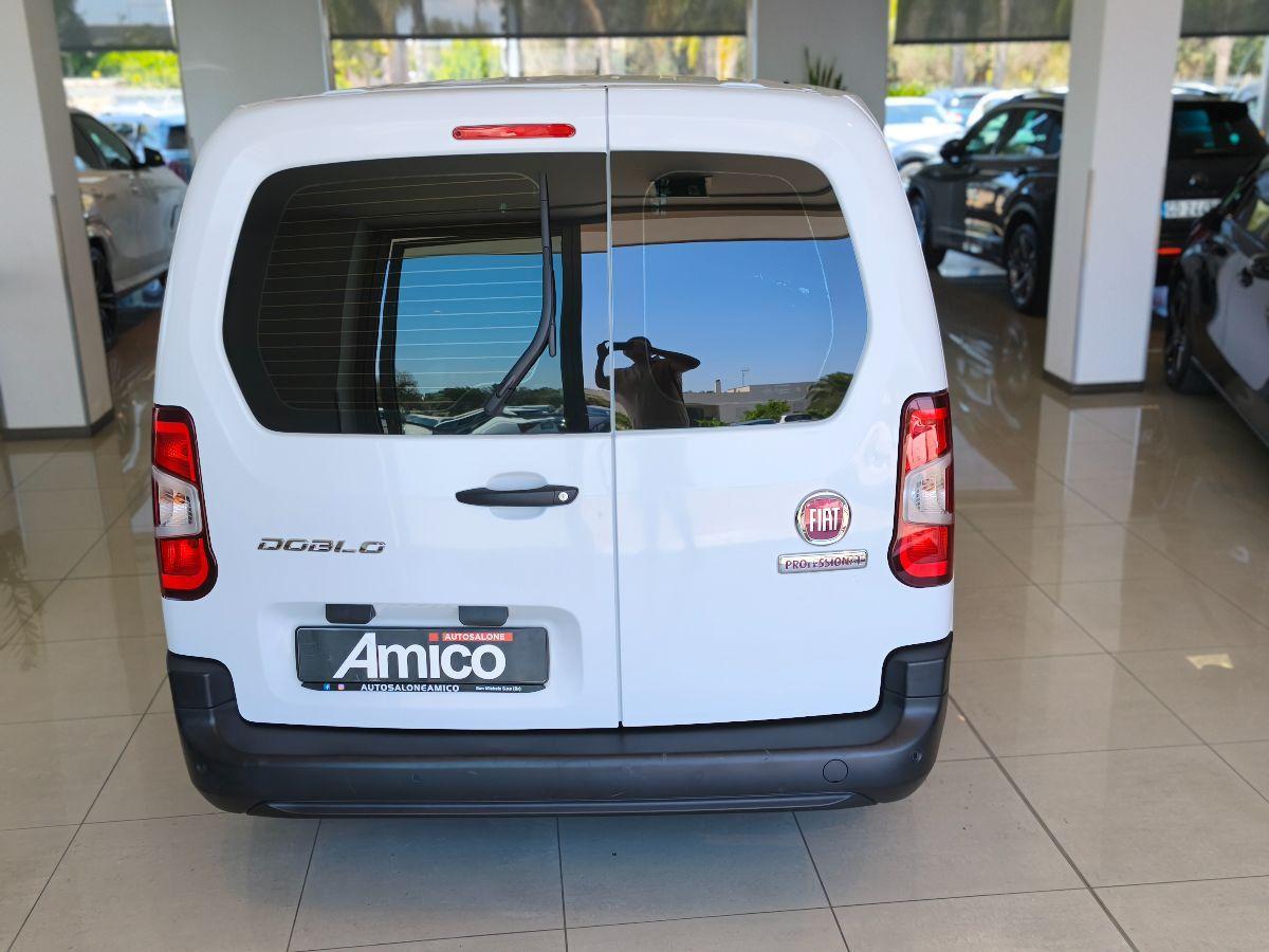 FIAT Doblò 5 Posti Paratia scorrevole Passo lungo 2023